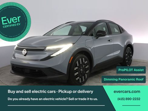 Used 2026 Nissan Leaf Platinum+ w/ Floor Mat Package (Platinum+) FWD image 1