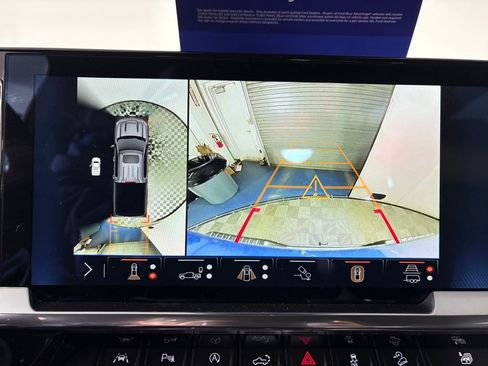 Used 2024 Chevrolet Silverado 1500 LTZ w/ Z71 Off-Road Package image 19