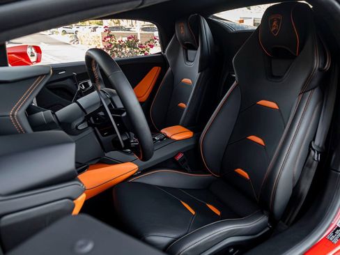 Used 2020 Lamborghini Huracan EVO image 15