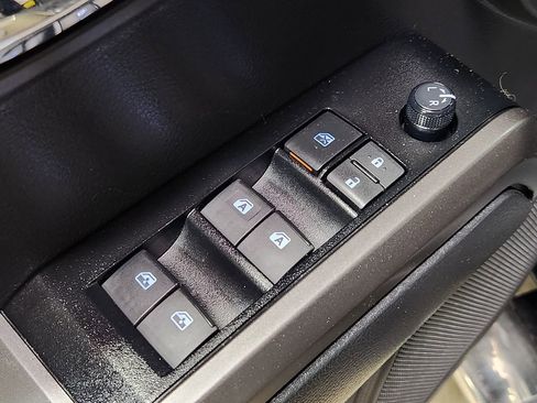 Used 2023 Toyota Tacoma Limited image 42