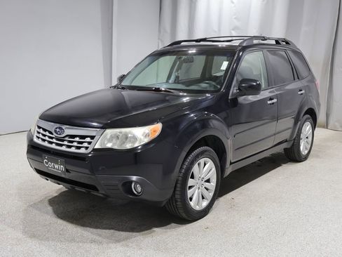 Used 2013 Subaru Forester 2.5X Premium w/ All-Weather Plus Pkg AWD/4WD image 6