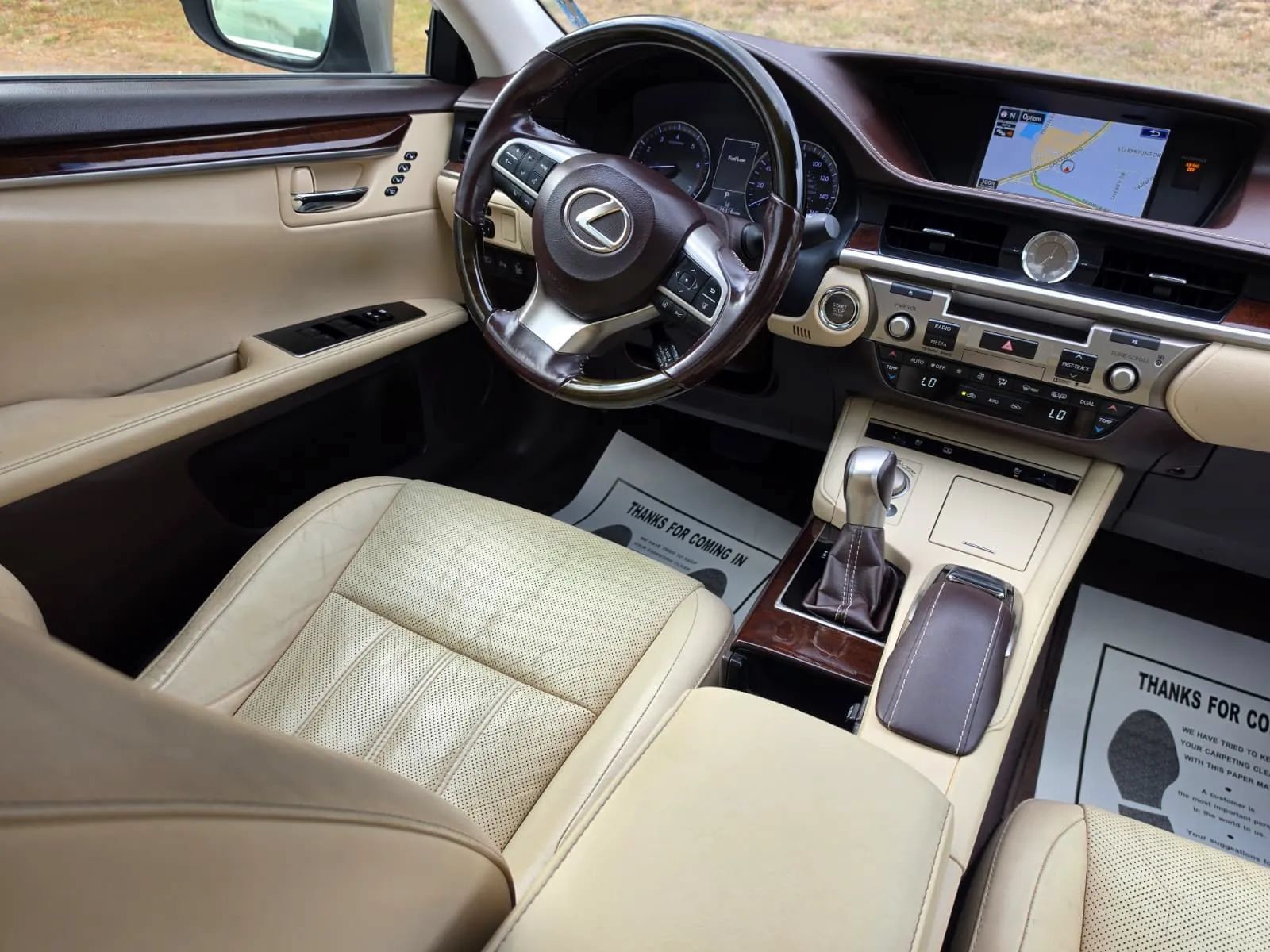 Used 2016 Lexus ES 350 w/ Luxury Package w/Wood Trim FWD image 10