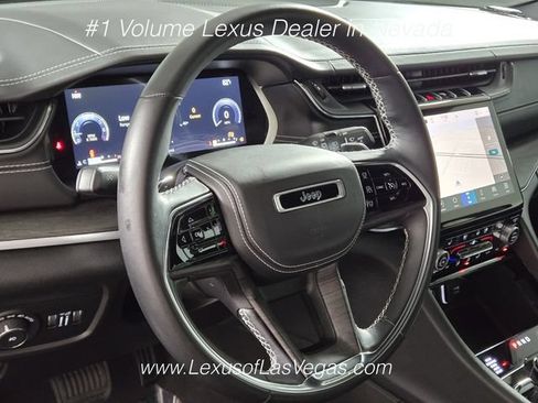 Used 2021 Jeep Grand Cherokee L Overland w/ Luxury Tech Group IV AWD/4WD image 30