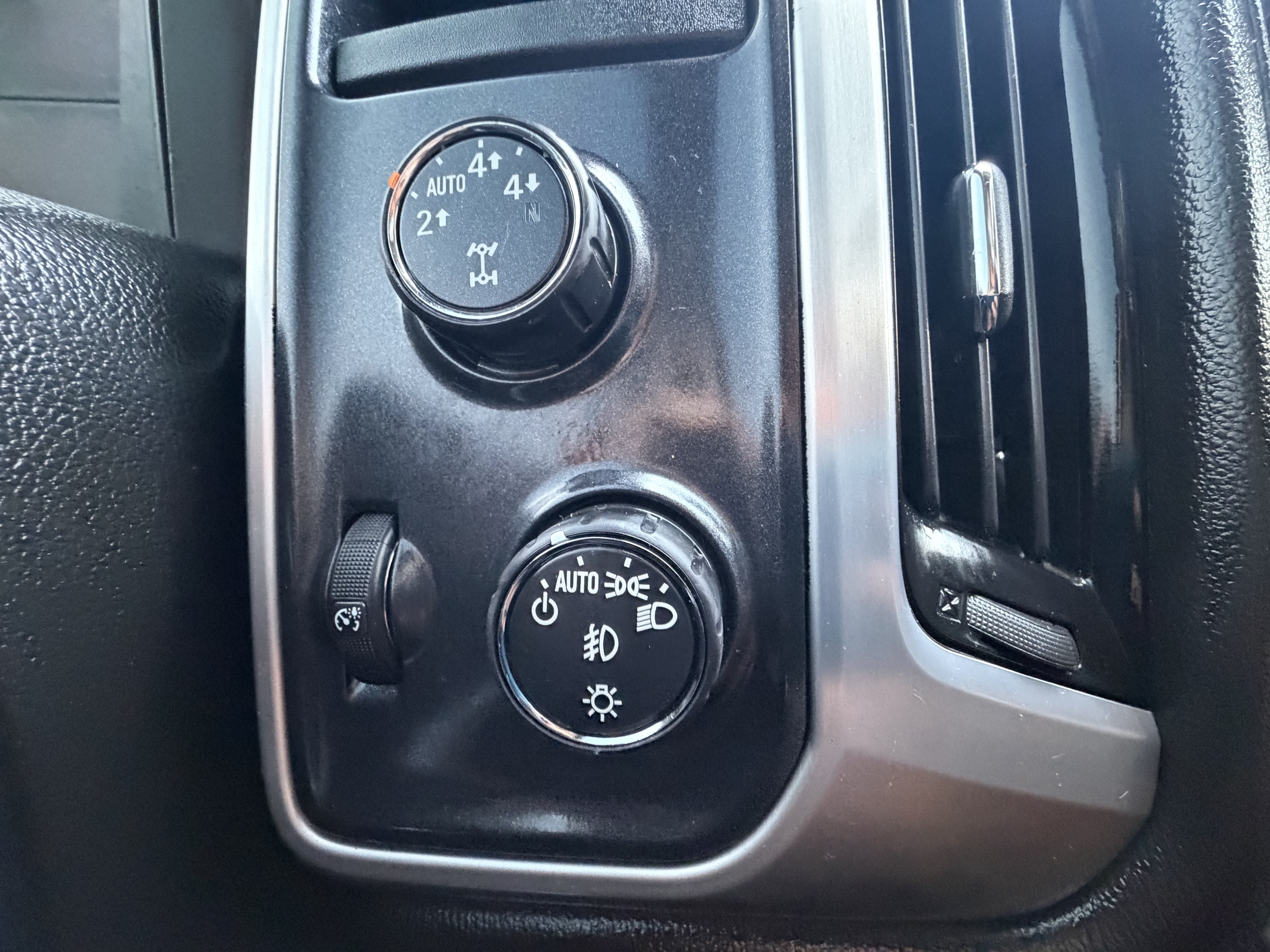 Used 2014 GMC Sierra 1500 SLE w/ SLE Value Package AWD/4WD image 22
