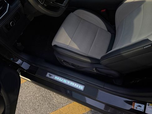 Used 2024 Ford Mustang GT Premium image 5