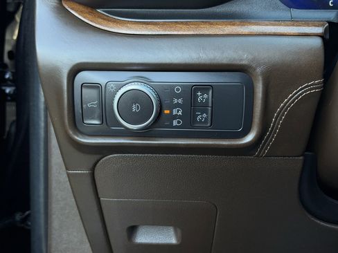 Used 2022 Ford Explorer King Ranch w/ Technology Package image 23