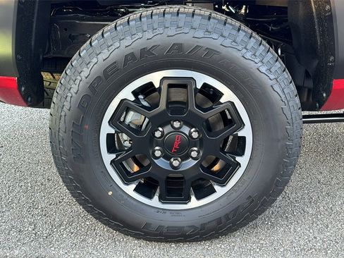 New 2025 Toyota Tacoma TRD Off-Road image 12
