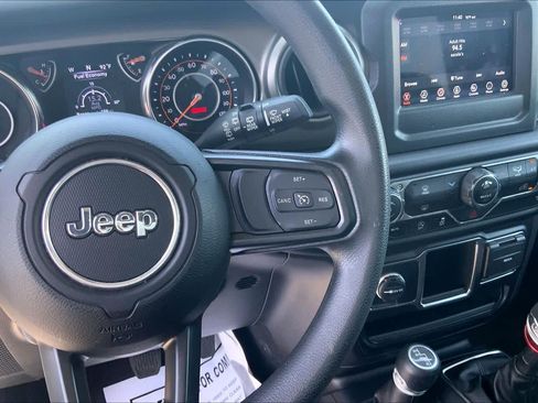 Used 2022 Jeep Wrangler Sport AWD/4WD image 24