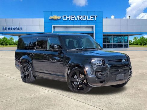 Used 2024 Land Rover Defender 130 X-Dynamic SE image 1