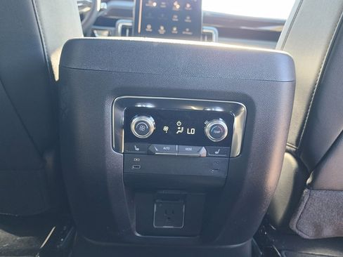 New 2026 GMC Yukon Elevation image 50