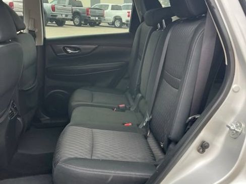 Used 2017 Nissan Rogue SV AWD/4WD image 32