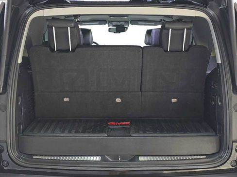 Used 2020 GMC Yukon Denali w/ Denali Premium Package image 14