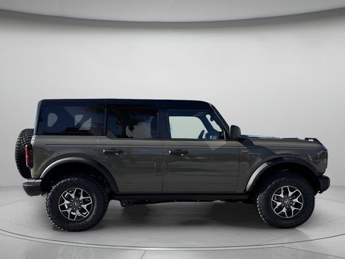 New 2025 Ford Bronco Badlands image 2