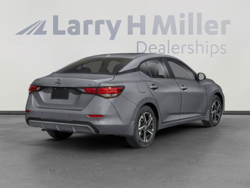 Used 2025 Nissan Sentra SV FWD image 5