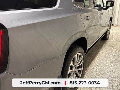 Used 2021 GMC Yukon Denali w/ Denali Ultimate Package AWD/4WD image 9