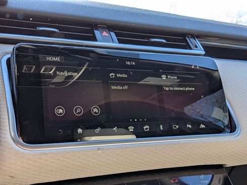 Used 2018 Land Rover Range Rover Velar R-Dynamic SE image 20