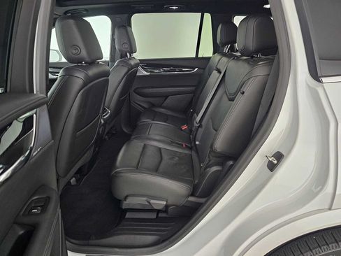 Used 2020 Cadillac XT6 Premium Luxury FWD image 18