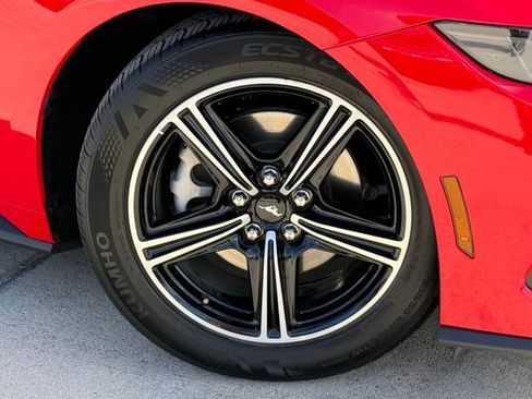 Used 2025 Ford Mustang Convertible RWD image 2