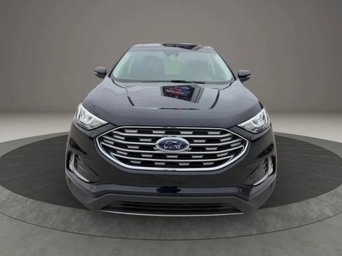 Used 2019 Ford Edge Titanium w/ Cold Weather Package AWD/4WD image 2