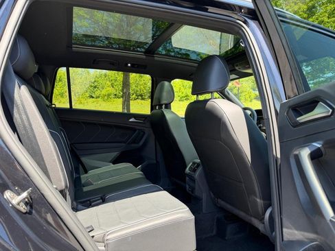 Used 2024 Volkswagen Tiguan SEL R-Line AWD/4WD image 10