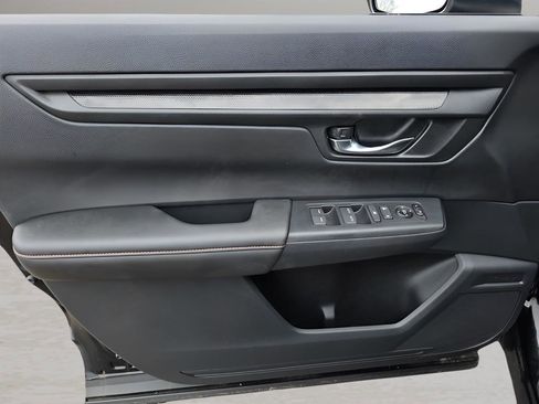 Used 2025 Honda CR-V Sport image 16