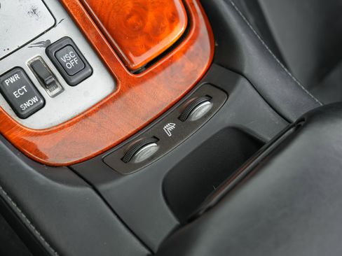 Used 2006 Lexus SC 430 Convertible image 38