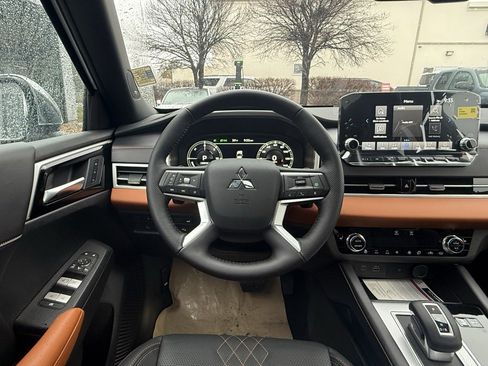 Used 2025 Mitsubishi Outlander SEL Black Edition image 24