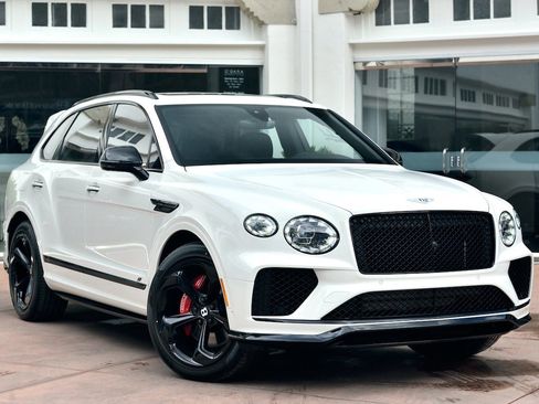 Used 2023 Bentley Bentayga image 1
