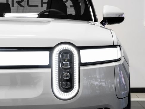 Used 2023 Rivian R1T Adventure image 54