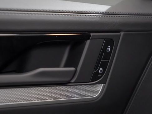 New 2025 Porsche Cayenne Coupe image 15