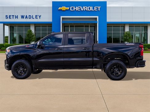 Used 2021 Chevrolet Silverado 1500 Custom Trail Boss w/ LPO, Dark Essentials Package image 4