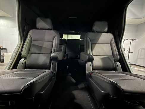 Certified 2025 GMC Yukon Denali image 28