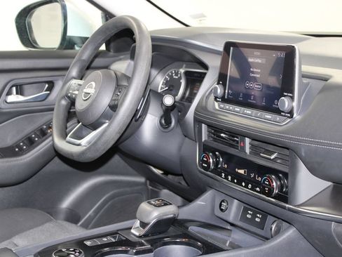 Used 2024 Nissan Rogue SV AWD/4WD image 28