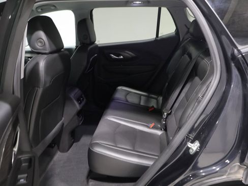 Used 2024 GMC Terrain SLT AWD/4WD image 18