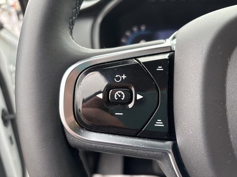 Certified 2023 Volvo XC90 B6 Ultimate w/ Protection Package Premier image 25