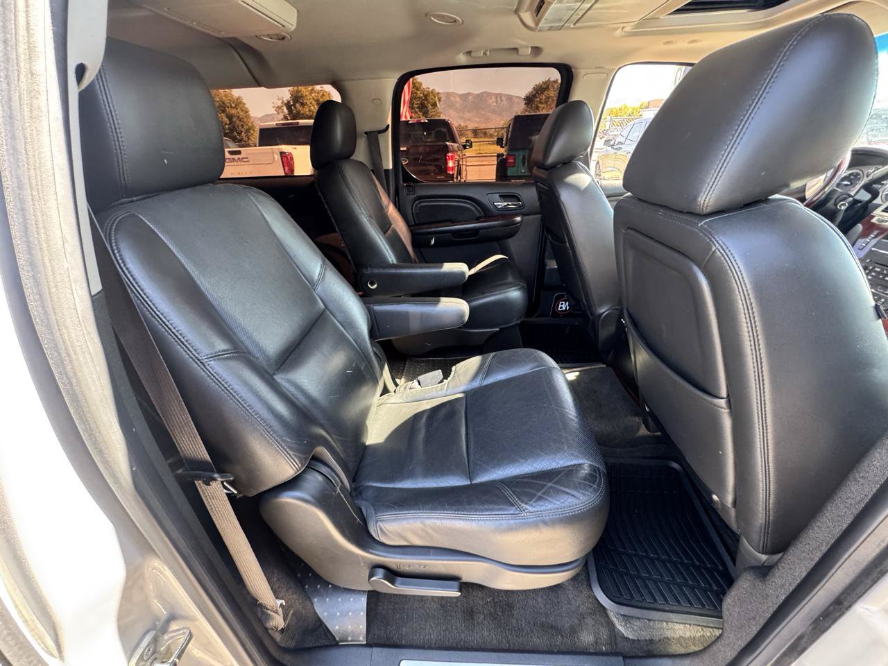 Used 2013 Cadillac Escalade ESV Premium AWD/4WD image 10