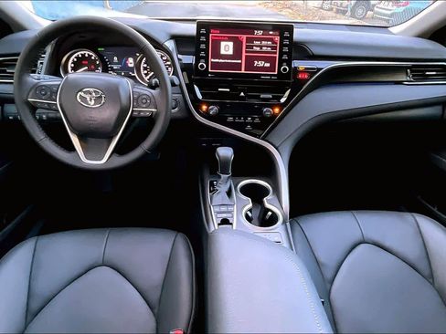 Used 2024 Toyota Camry XLE image 15