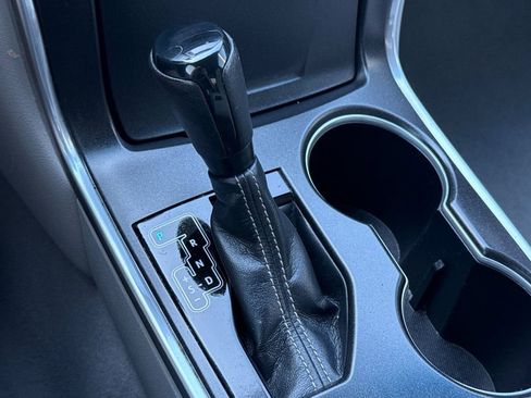 Used 2015 Toyota Camry XLE w/ Convenience Package image 17