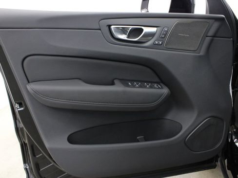 New 2026 Volvo XC60 B5 Ultra w/ Climate Package AWD/4WD image 17