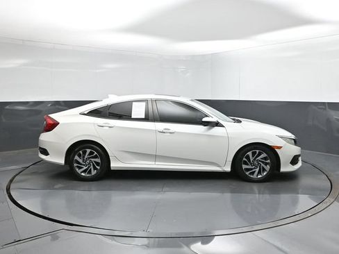 Used 2018 Honda Civic EX image 21
