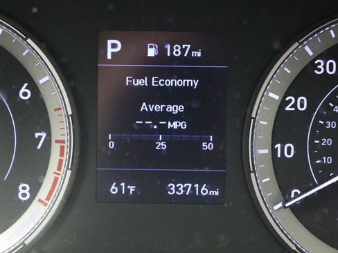 Used 2022 Hyundai Venue SEL image 19