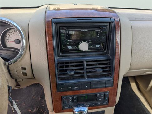 Used 2006 Ford Explorer Eddie Bauer RWD image 16