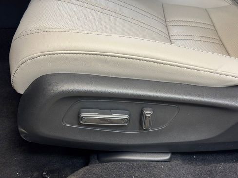 New 2026 Honda HR-V EX-L image 10