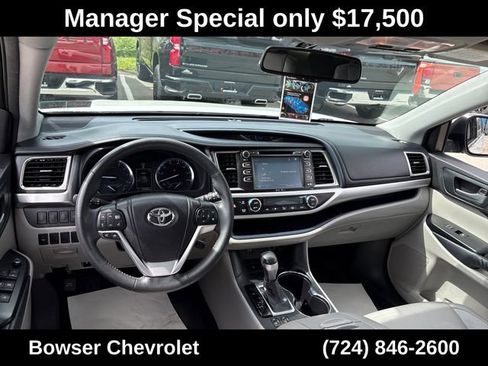 Used 2014 Toyota Highlander XLE FWD image 11