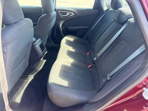 Used 2016 Chrysler 200 Limited FWD image 7