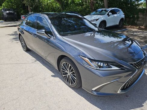 Certified 2025 Lexus ES 350 w/ Premium Package FWD image 3