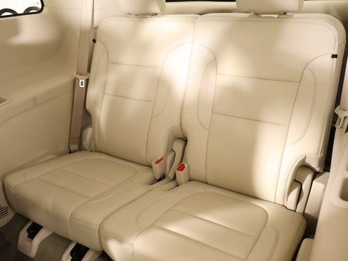 Used 2022 GMC Acadia Denali w/ Trailering Package FWD image 14