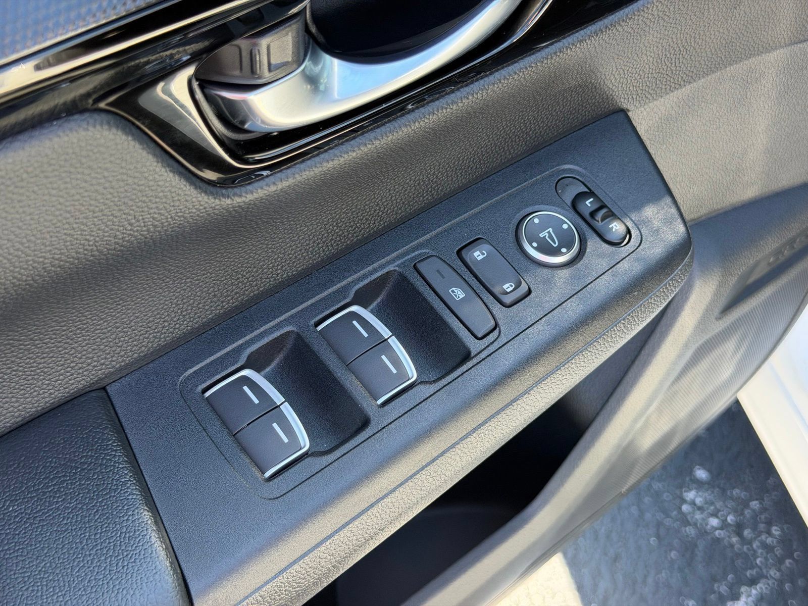 Used 2026 Honda CR-V Sport Touring image 14