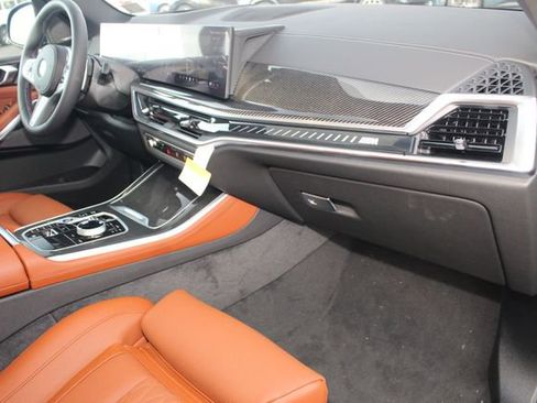 Used 2026 BMW X5 M60i image 24