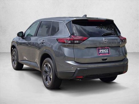 Used 2025 Nissan Rogue SV FWD image 8